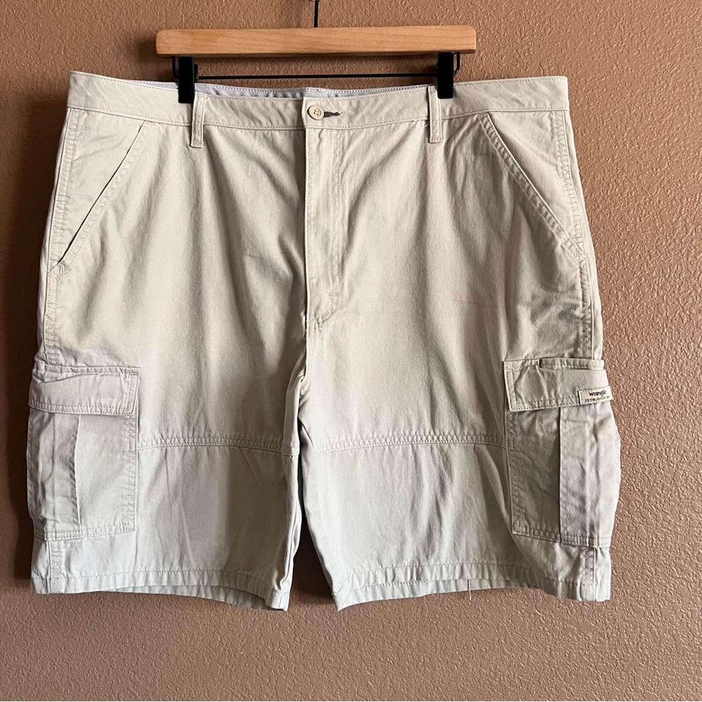 Wrangler Men's Beige Cargo Shorts Size 42 Regular